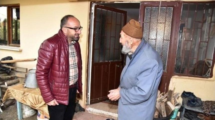 Başkan &Uuml;z&uuml;lmez, Yaşlı &Ccedil;iftin Konuğu Oldu