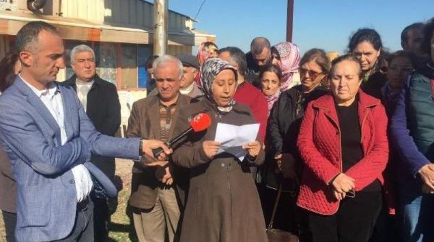 Kocaeli'nde Cezaevi &Ouml;n&uuml;nde A&ccedil;ıklama Yapmak Isteyen Hdp'liler Polis Izin Vermedi (2)