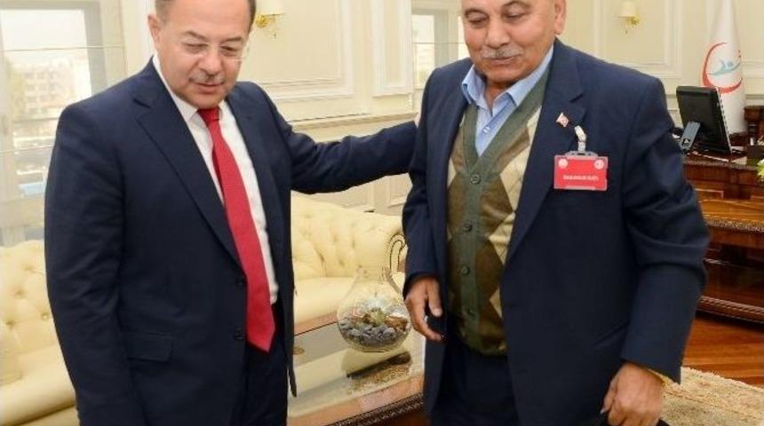 Bakan Akdağ Gurbet&ccedil;i Vatandaşı Misafir Etti