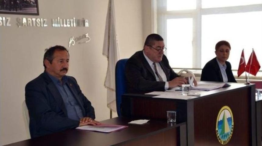 Tekin, B&uuml;t&ccedil;eyi İkiye Katladı