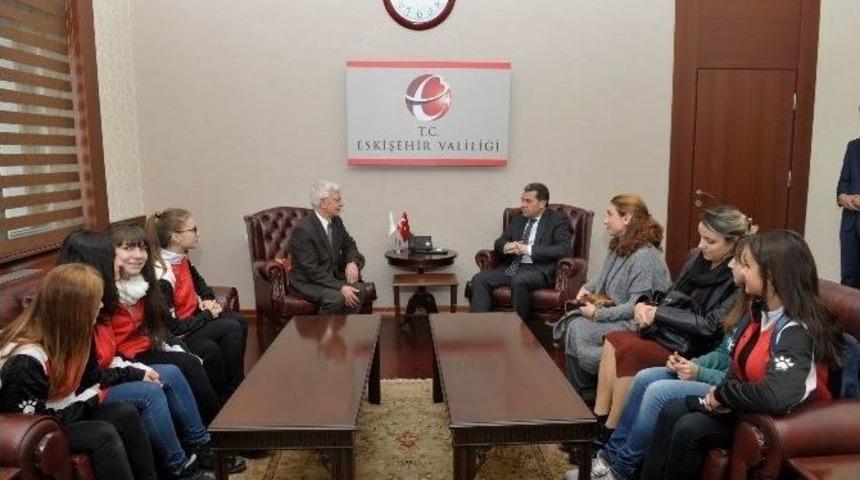 Gagavuzya&rsquo;dan Gelen &Ouml;ğrenciler, Vali &Ccedil;elik&rsquo;i Ziyaret Etti