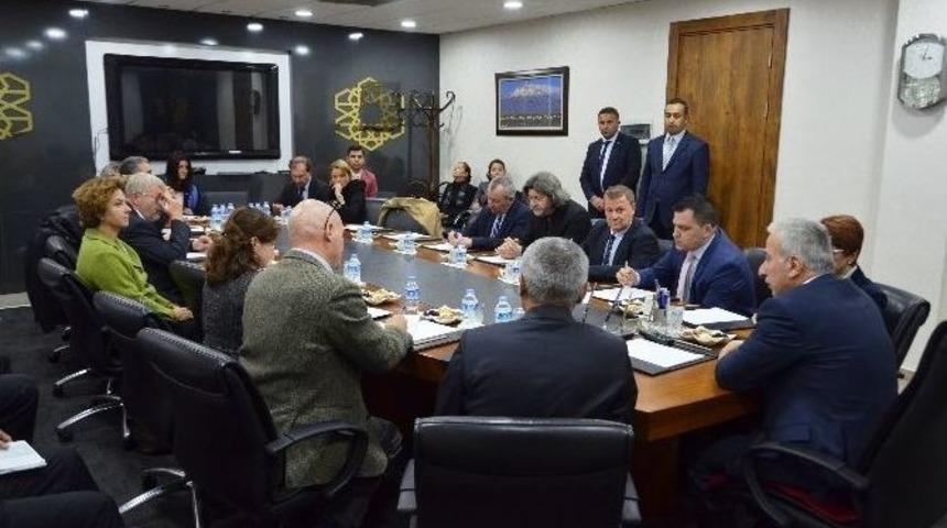 Vali Kam&ccedil;ı Avrupa Parlamentosu B&uuml;t&ccedil;e Denetim Komisyonu &Uuml;yelerini Kabul Etti