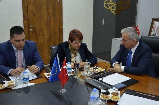 Vali Kam&ccedil;ı Avrupa Parlamentosu B&uuml;t&ccedil;e Denetim Komisyonu &Uuml;yelerini Kabul Etti 2