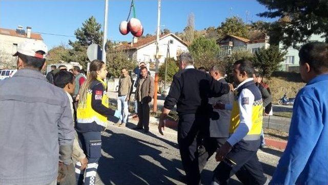 Pazarlar’da Trafik Kazası: 3 Yaralı