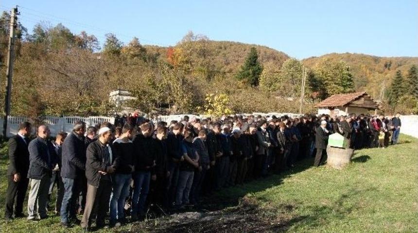 Yangında &Ouml;len 3 Yaşındaki Kız &Ccedil;ocuğu Toprağa Verildi