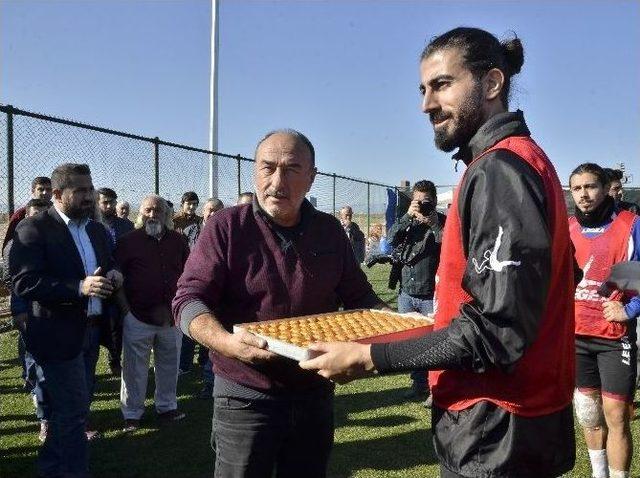 Feyyaz Uçar, Bandırmaspor’un Başında İlk Antrenmana Çıktı