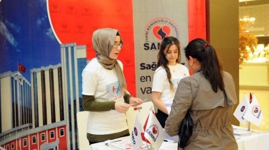 Sani Konukoğlu Hastanesi Sanko Park&rsquo;ta Bilgilendirme Yapıyor