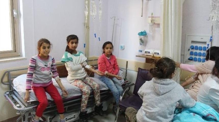 15 &Ouml;ğrenci Zehirlenme Ş&uuml;phesiyle Hastanelik Oldu