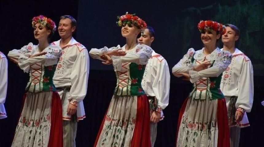 Belarus Cumhuriyeti Devlet Dans Topluluğu İzleyenleri B&uuml;y&uuml;ledi