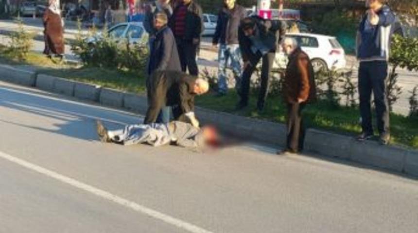 Minib&uuml;s&uuml;n &Ccedil;arptığı Yaşlı Adam &Ouml;ld&uuml;