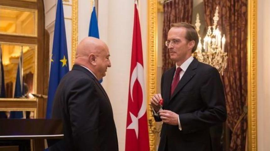 Sani Şener, 'legion D'honneur' Nişanını Aldı