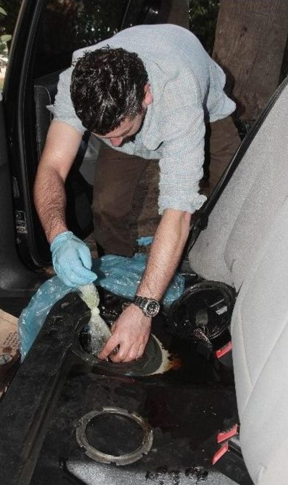 Yakıt Deposundan 30 Kilo Esrar &Ccedil;ıktı