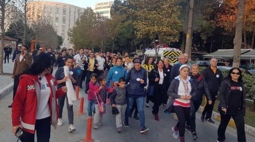 Obeziteye Karşı Sokak Ortasında Zumba