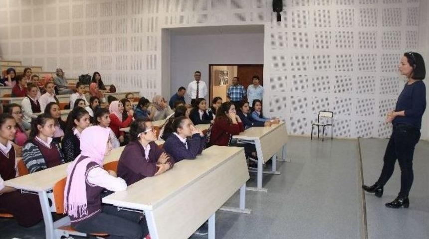 Liseli &Ouml;ğrencilere Kamp&uuml;s Tanıtım Turu D&uuml;zenlendi