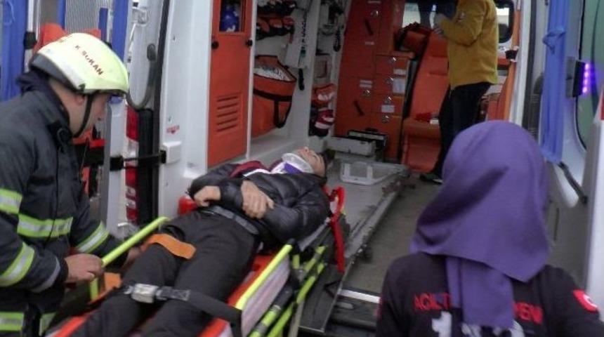 Kocaeli&rsquo;de Trafik Kazası: 1 Yaralı