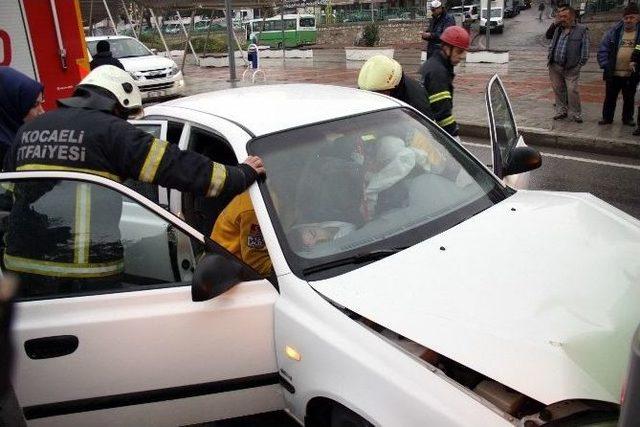 Kocaeli’de Trafik Kazası: 1 Yaralı