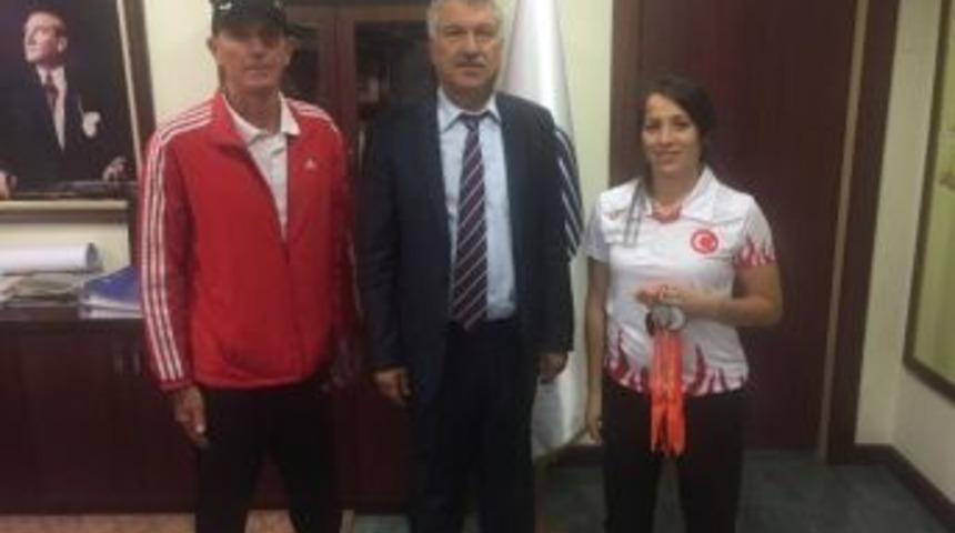 Karalar: "hi&ccedil;bir Engel Başarıya Engel Değildir"