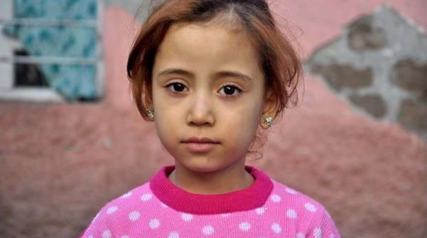 Suriyeli Minik Renim'in Ilik Nakli Için 999 Euroya Ihtiyaç Var