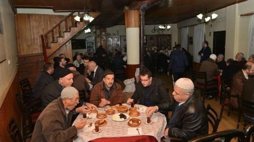 Bereket Sofrası Tabakoğlu Camisinde Kuruldu