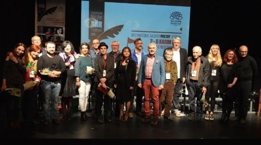 Şairler Sırt &Ccedil;antalarını Nil&uuml;fer&rsquo;de A&ccedil;tı