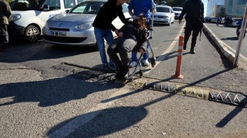 Diyarbakır'da &Ccedil;evik Kuvvet Binasına Bombalı Ara&ccedil;la Saldırı (4)