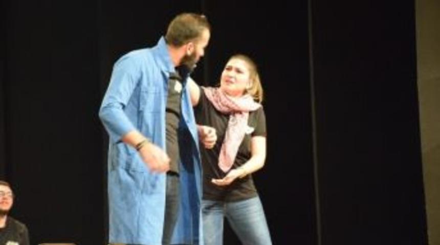 Bab-ı Mizah Doğa&ccedil;lama Tiyatro Grubu Seyirciyle Buluştu