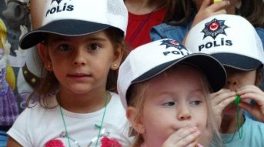 Optimum &Ccedil;ocuk Kul&uuml;b&uuml;nden &ldquo;k&uuml;&ccedil;&uuml;k Trafik Polisleri At&ouml;lyesi&rdquo;