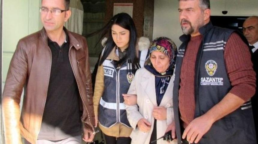 "annesinin Ağladığını G&ouml;r&uuml;nce Bıraktım"