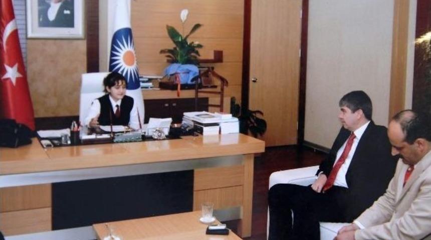 2007 Yılının &Ccedil;ocuk Başkanı Başkanı T&uuml;rel&rsquo;i Duygulandırdı