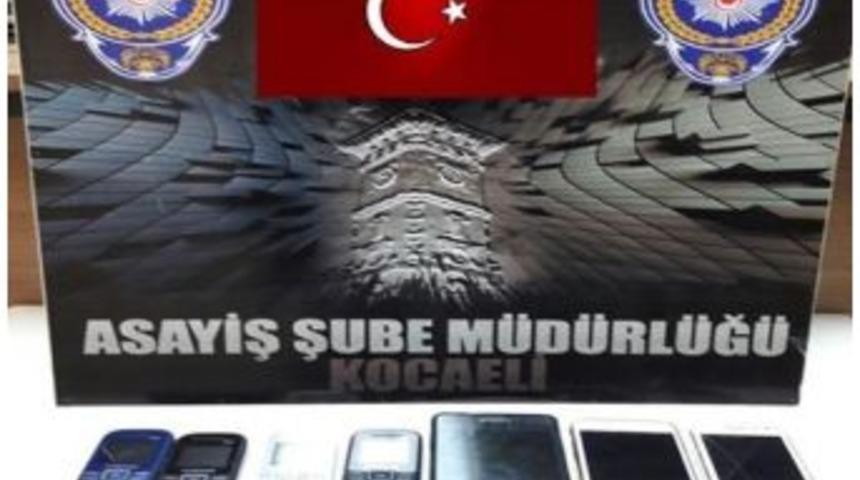 Sahte Kadın Polisler, Parayı Almaya Gelince Yakalandı