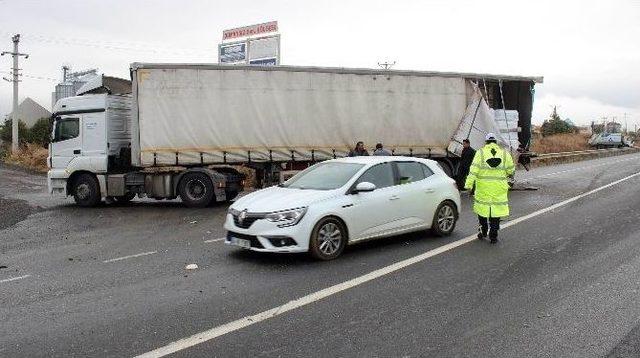 Tekirdağ’da Kamyon Tır’a Çarptı: 1 Yaralı