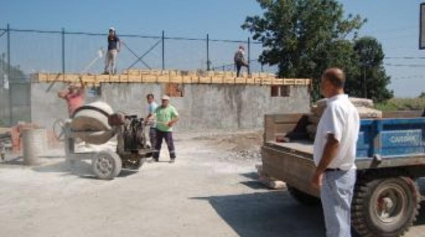 Lapseki K&ouml;ylerine Halı Saha Yatırımı