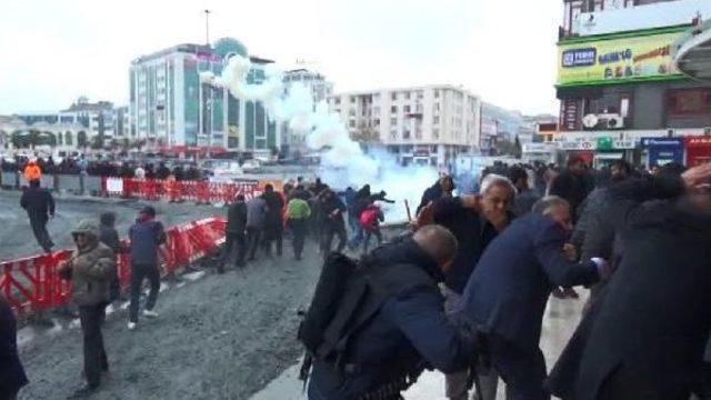 Esenyurt'ta Hdp'lilerin Gözaltı Protestosuna Polis Müdahale Etti