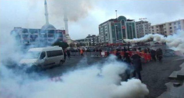 Esenyurt'ta Hdp'lilerin Gözaltı Protestosuna Polis Müdahale Etti