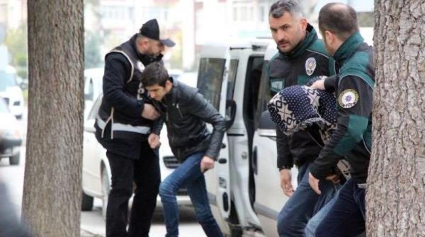 İ&ccedil; &Ccedil;amaşırında Bonzai Ile Yakalandı