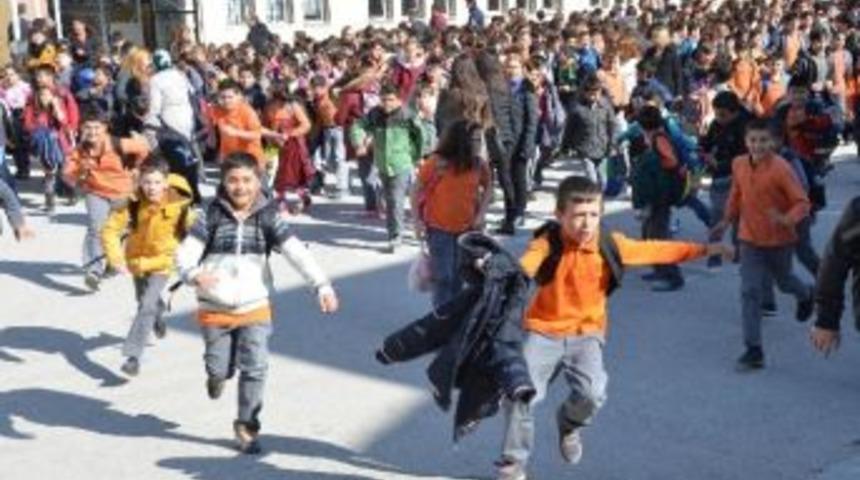 Eskişehir&rsquo;de &Ouml;ğrenciler Zorunlu Tatile &Ccedil;ıktı