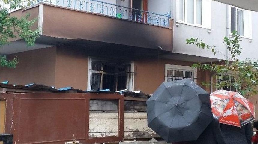 Kibritle Oynayan &Ccedil;ocuklar Evi Yaktı