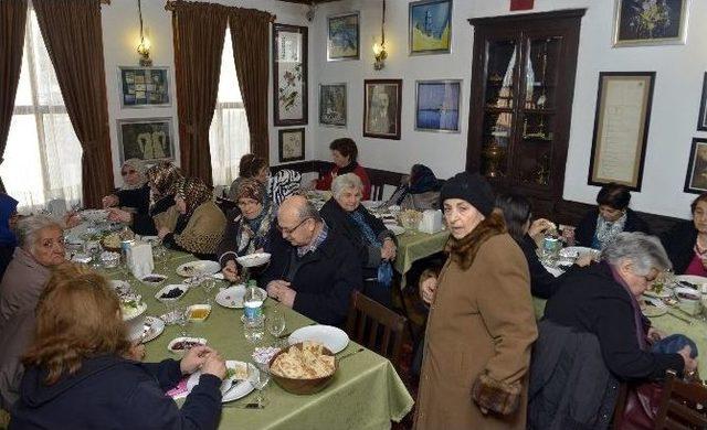 Büyükşehir’den Yaşlılara Kale Kahvaltısı