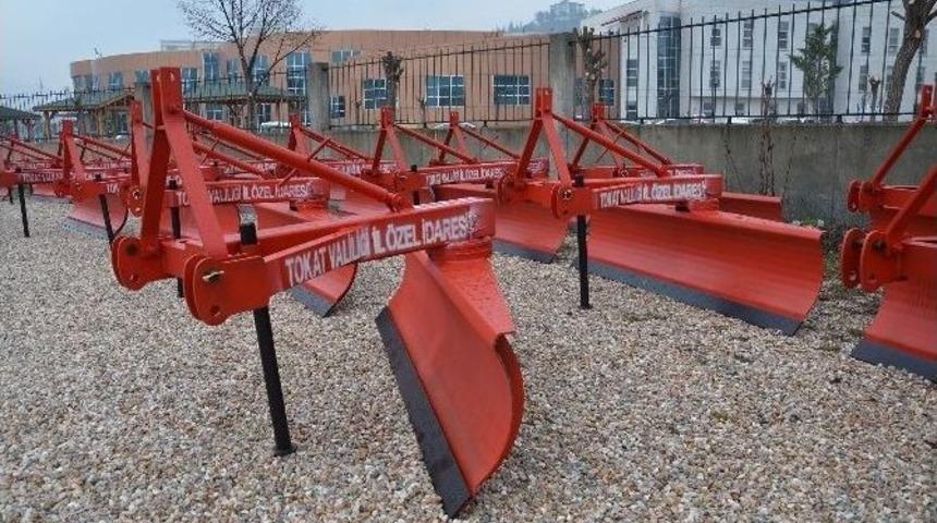 K&ouml;ylere Trakt&ouml;r Kar K&uuml;reme Aparatı