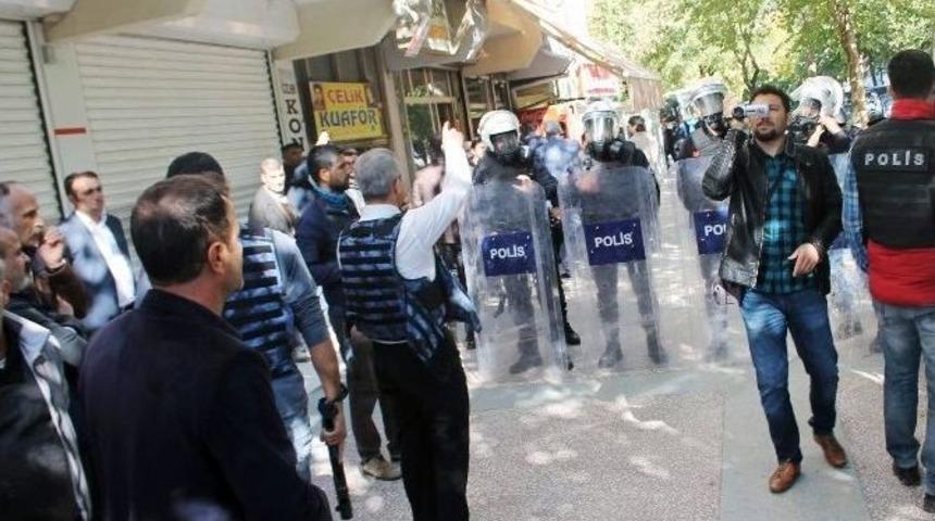 Siirt’te Polis İle Hdp’liler Arasında Arbede