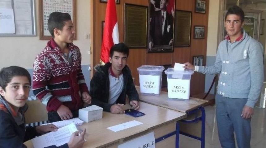 Varto İmam Hatip Anadolu Lisesinde Başkanlık Se&ccedil;imi