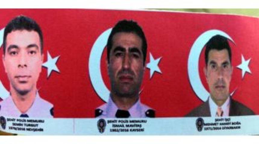 Diyarbakır'da &Ccedil;evik Kuvvet Binasına Bombalı Ara&ccedil;la Saldırı (6)