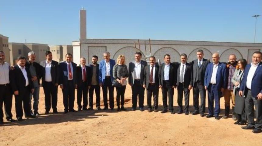 Ak Partili Vekiller İhh&rsquo;Nın &Ccedil;alışmalarını Yerinde Inceledi