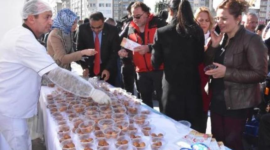 Organ Bağış&ccedil;ılarının Hayrına Lokma Dağıttılar