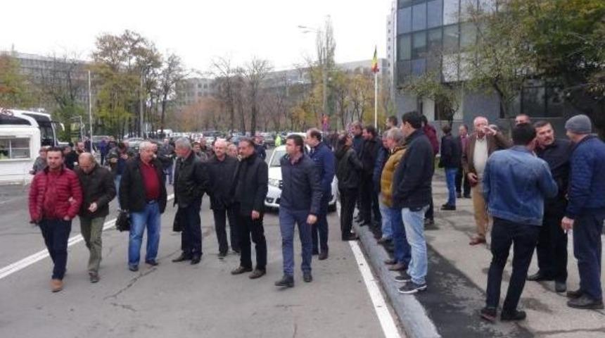 B&uuml;kreş'teki Tarım Ve Hayvancılık Fuarı'nda 5 Kiloluk Tavuk Ve Horoz Ilgisi