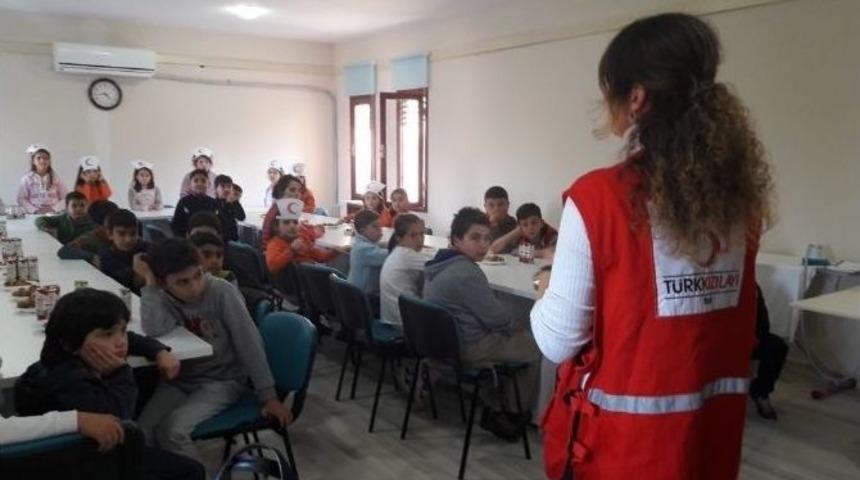 Kartepe Bilgi Evleri, Kızılay Haftasını Unutmadı