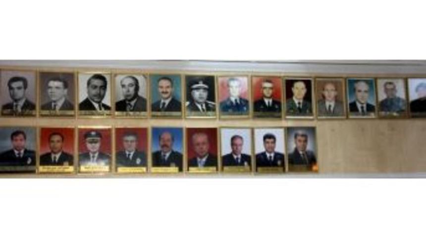 Fet&ouml;&rsquo;den Tutuklanan M&uuml;d&uuml;r&uuml;n Fotoğrafı, Emniyet M&uuml;d&uuml;rl&uuml;ğ&uuml; Panosundan Kaldırıldı