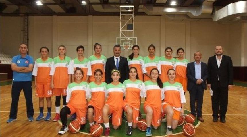 Başkan Tuna&rsquo;dan, Potanın Sultanlarına Tatlılı Kutlama