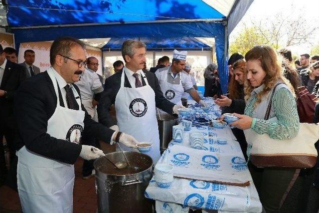 Tahmazoğlu Gaün’de Aşure Dağıttı