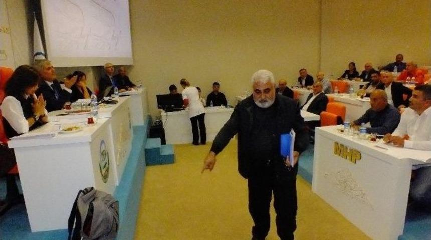 Serik Belediye Meclis Toplantısında Gergin Anlar